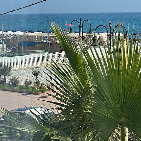 Appartamento Aria Del Mare Ventimiglia Esterno foto