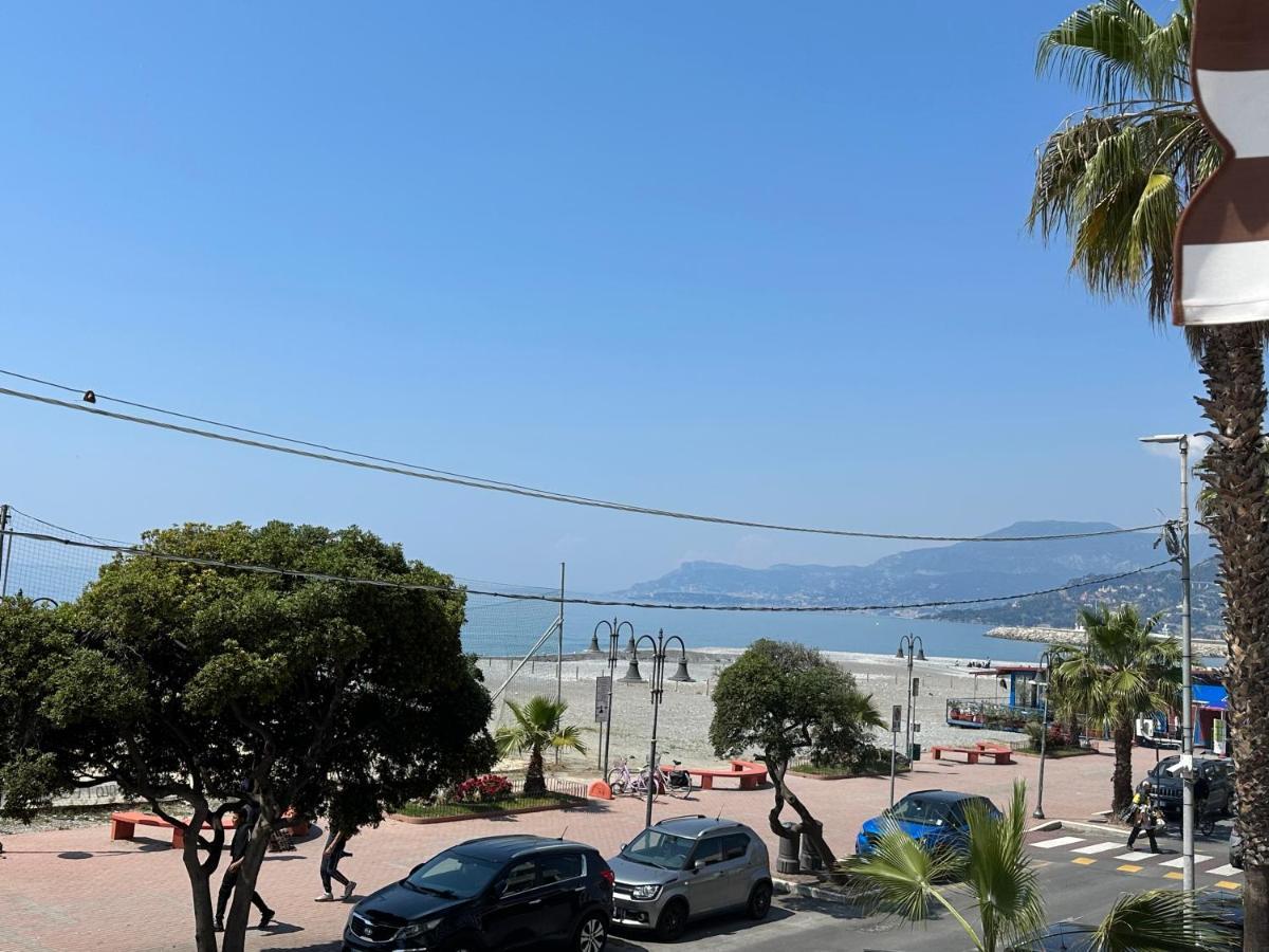 Appartamento Aria Del Mare Ventimiglia Esterno foto