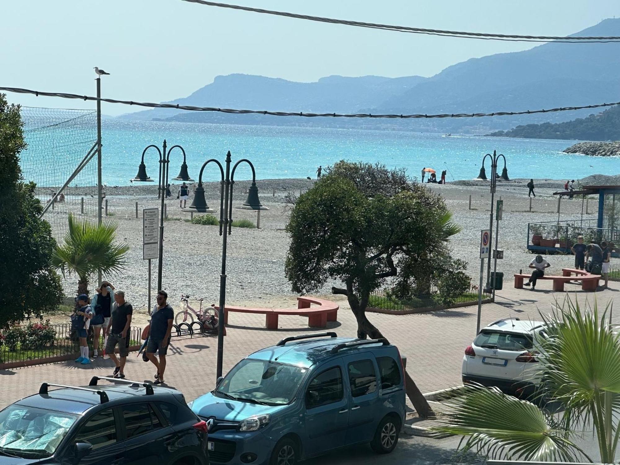 Appartamento Aria Del Mare Ventimiglia Esterno foto